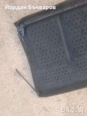 Задна черна  разделителна багажна кора , от VW Golf Mk2, снимка 9 - Части - 52804699