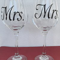 Стъклени чаши за вино с надпис , снимка 1 - Чаши - 44950684