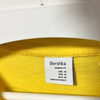 Жълта тениска Bershka/ М размер, снимка 3 - Тениски - 45569669