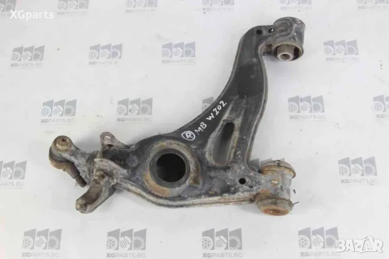 Носач преден десен за Mercedes C-class W202 (1993-2000), снимка 1