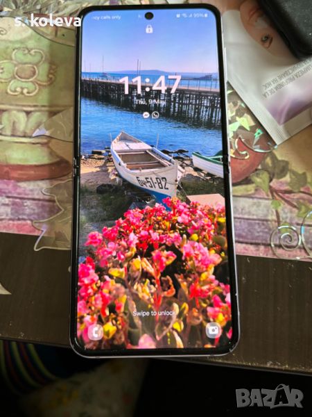 Samsung Galaxy Flip 4, снимка 1