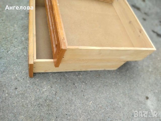 Две чекмеджета, снимка 2 - Спални и легла - 51289458