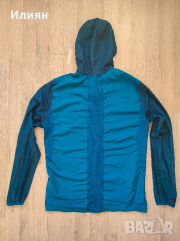 Decathlon - Ветровка, Размер М, Улта-лека 160 грама., снимка 2 - Якета - 51824825