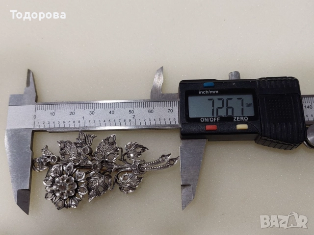 Лот от 3 брошки,златна 18 к. брошка с черни опали,и две с диаманти, снимка 15 - Други - 52085157