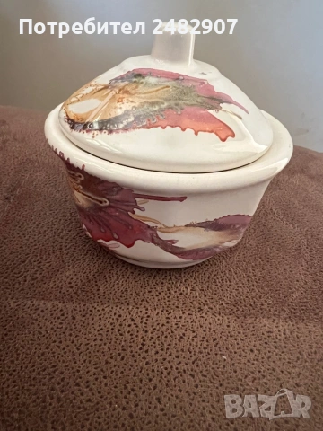 Стара порцеланова захарница, снимка 2 - Антикварни и старинни предмети - 53615168