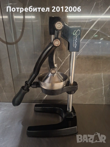 Ръчна цитрус преса, снимка 3 - Сокоизстисквачки и цитрус преси - 53768725