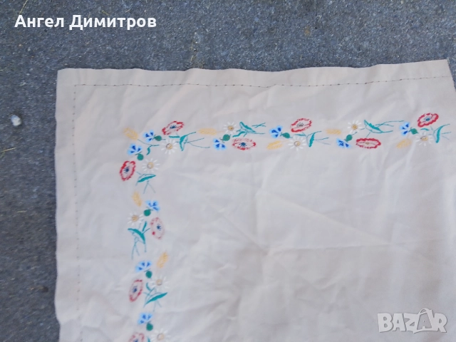Бродерия покривка , снимка 4 - Антикварни и старинни предмети - 51823343