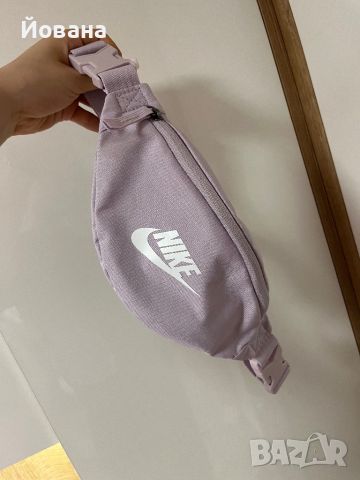 Дамска чанта Nike, снимка 2 - Чанти - 46704788