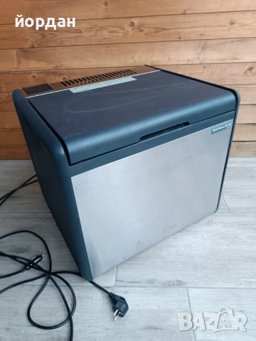 Хладилник на 12 и 220 волта Tristar, снимка 6 - Хладилни чанти - 51896435