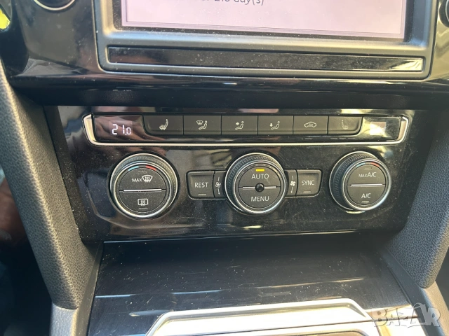 VW Passat B8 2.0 TDI 150 к.с. DSG – Пълни екстри | Сервизна история | Гараж, снимка 9 - Автомобили и джипове - 54242016