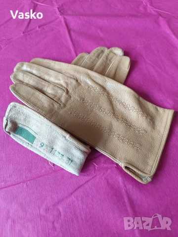 Дамски кожени ръкавици