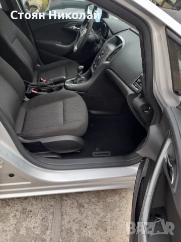 Opel Astra Sport Tourer 1.7 CDTI 110k.c, снимка 8 - Автомобили и джипове - 52023093