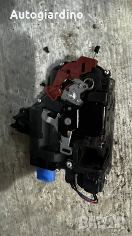 Брава за врата за Skoda Fabia 2009 - 5J1837016, снимка 2 - Части - 53144312