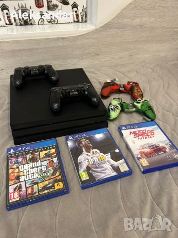 PS 4 pro 1 TB + 2 джойстика + игри, снимка 1