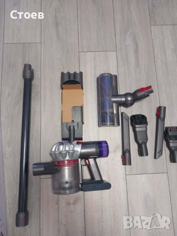 Dyson V8 advaanced прахосмукачка без кабел за зареждане, снимка 2 - Прахосмукачки - 53636797