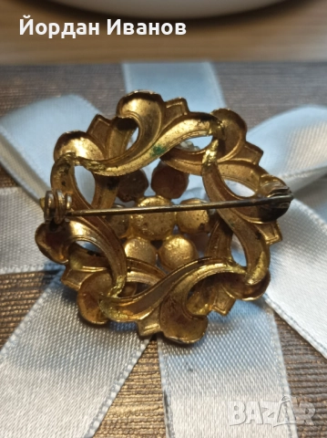 Старинна брошка с кристали , снимка 2 - Други - 52862581