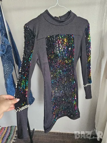 черна рокля с пайети