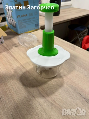 Ръчен кухненски чопър Cheffinger – 900 мл, 3 остриета, стъклен/неръждаема стомана, нов, снимка 3 - Чопъри и пасатори - 53258113