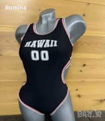 Цял бански костюм за дамите в черен цвят