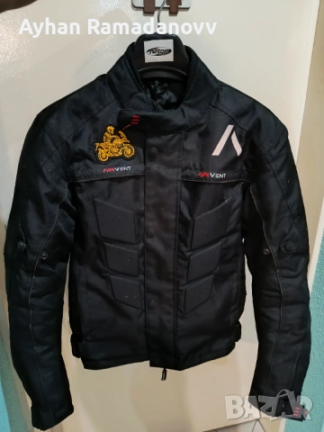 Мото яке Adrenaline почти чисто нов размер М 0896 109 008