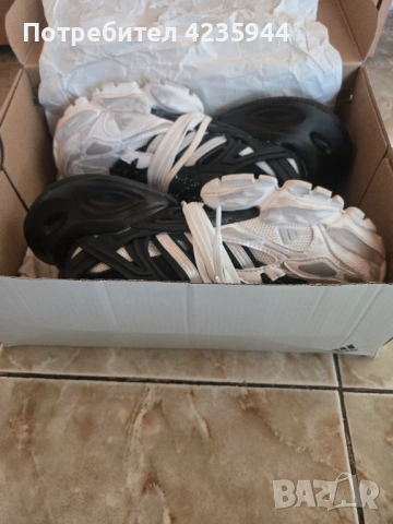 Adidas оригинални маратонки , снимка 3 - Маратонки - 53870096