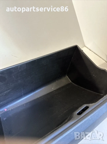 Капак на жабка дясна само за десен волан за Mazda CX-7 2.2D (2011) E22164030, снимка 2 - Части - 53653589