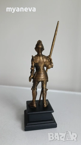 Рицар в пълно бойно снаряжение, бронзова статуетка., снимка 7 - Статуетки - 53562471