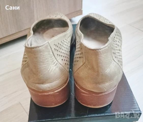 Златисти обувки от естествена кожа , снимка 2 - Дамски ежедневни обувки - 51354316