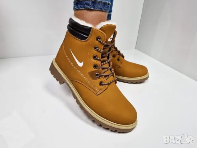 дамски кубинки с пух nike , снимка 1 - Маратонки - 47610756