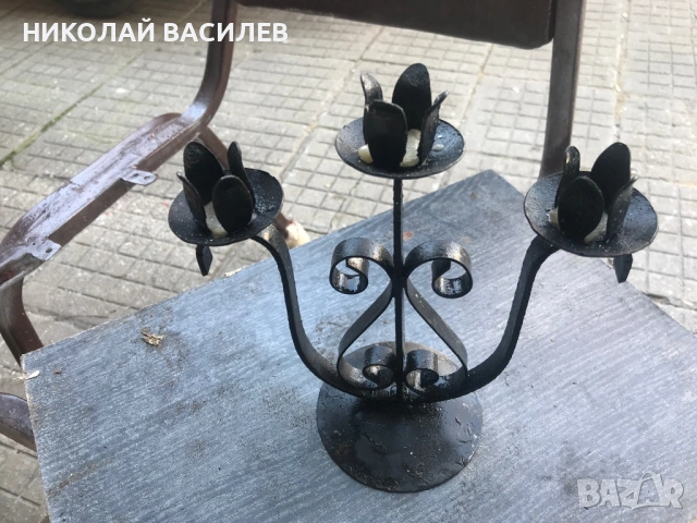 Свещник  от  ковано  желязо : има 3  гнезда ., снимка 3 - Антикварни и старинни предмети - 53850377