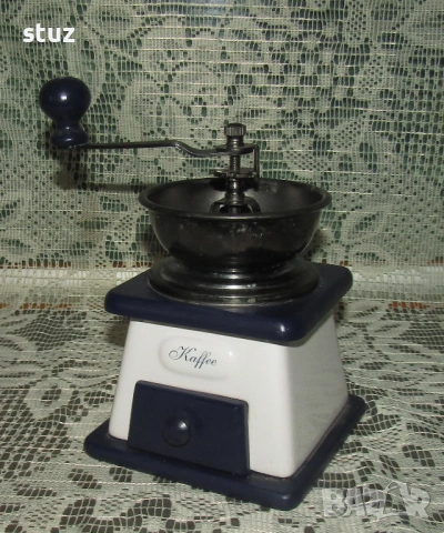 Порцаланова мелничка за кафе, подправки, билки, снимка 4 - Аксесоари за кухня - 53684427