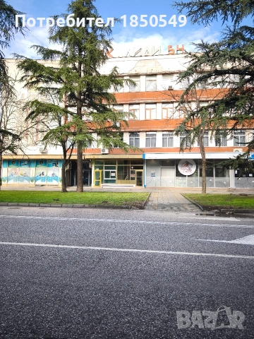 Давам под наем търговски обект в центъра на Димитровград, на бул. Раковски 19, до ОББ, снимка 2 - Магазини - 53228896