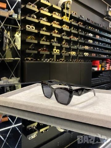 очила с черен обикновен калъф и ув защита ysl saint laurent prada , снимка 7 - Слънчеви и диоптрични очила - 51429915