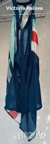 Интересен модел топ BENETTON коприна, вискоза, снимка 4 - Корсети, бюстиета, топове - 50181290