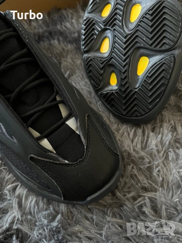 Yeezy 700 V3, снимка 5 - Маратонки - 53879472