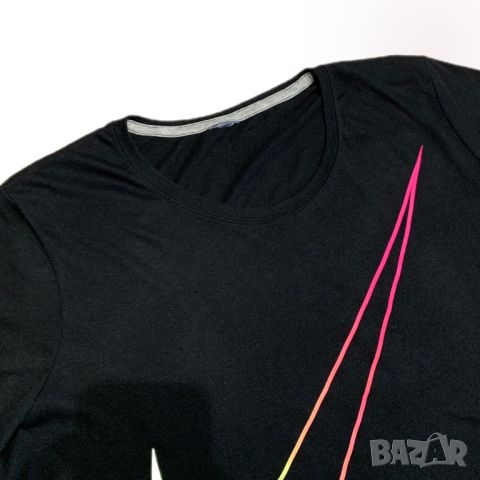 Оригинална дамска тениска Nike Swoosh Crop Top | XL , снимка 3 - Тениски - 46675500