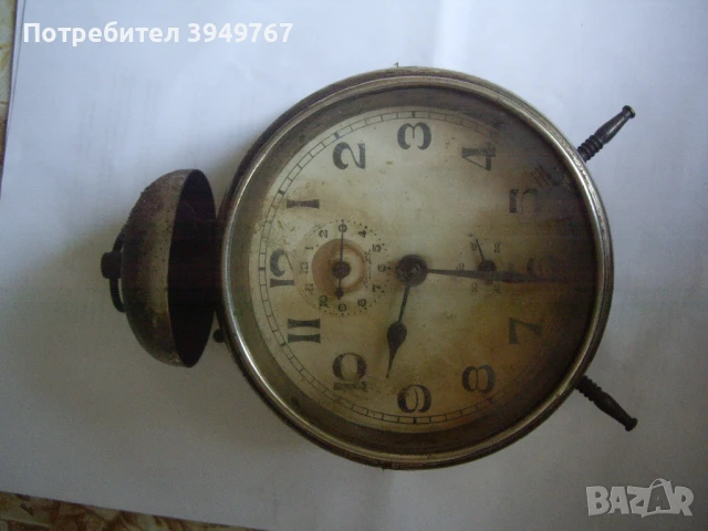 Стар будилник.