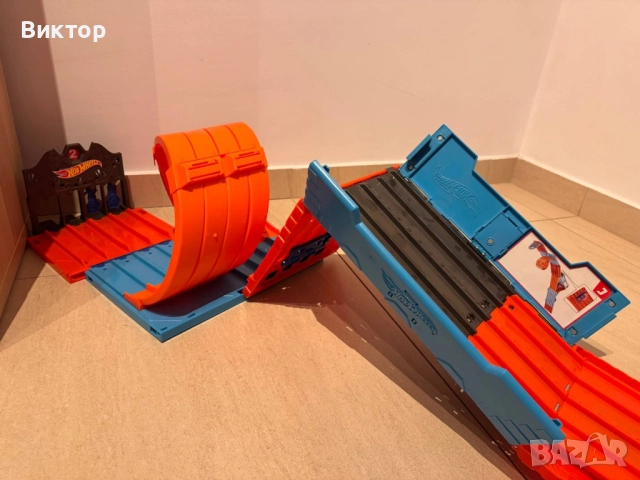 Hot Wheels multitrack race. Модулна писта с много конфигурации, снимка 8 - Коли, камиони, мотори, писти - 52657019
