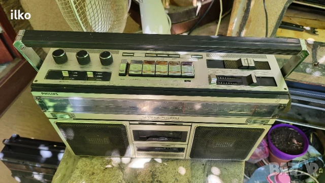PHILIPS 584 SPATIAL STEREO, снимка 2 - Радиокасетофони, транзистори - 51308143