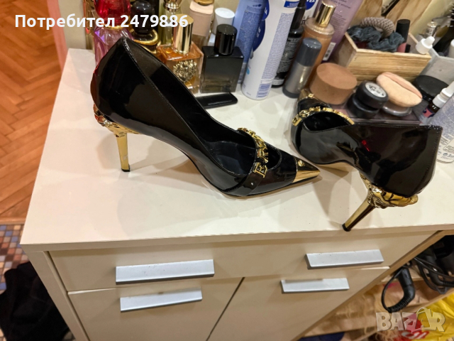 черни кожени обувки на ток Versace , снимка 2 - Дамски обувки на ток - 54011562