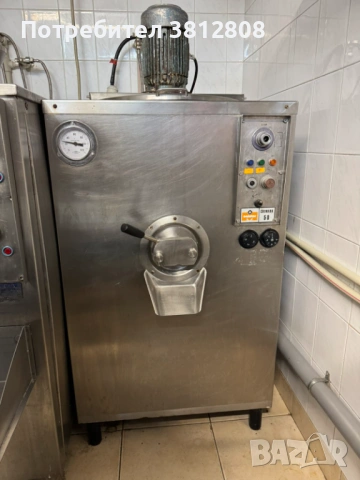 Сладолед машина Carpigiani Labo12/18 и 30/45 , снимка 3 - Хладилни витрини и фризери - 53996860