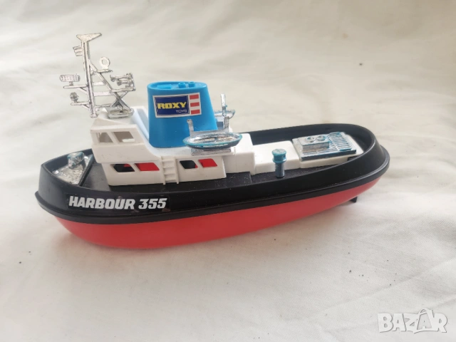 метална играчка от соц. време - 2 бр. локомотива (на батерии) и катер и м.кола от пластмаса, снимка 12 - Други ценни предмети - 52934129