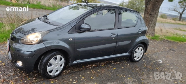 тойота айго 2011г, снимка 2 - Автомобили и джипове - 52284105