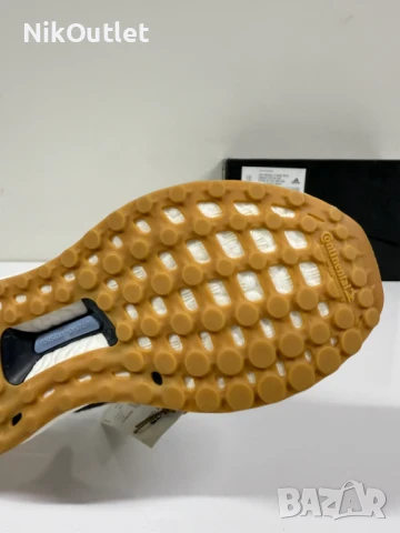 Adidas Ultraboost, снимка 4 - Маратонки - 50756342
