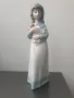 НАО ЛАДРО испанска порцеланова фигура на момиче с кученце/NAO Lladro статуетка 23см, снимка 1