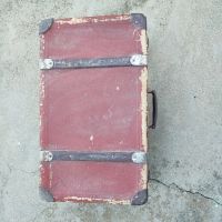 Старинен куфар , снимка 1 - Антикварни и старинни предмети - 45596671
