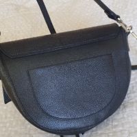 Черна дамска чанта, естествена кожа, снимка 7 - Чанти - 45433460
