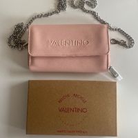 Valentino , снимка 1 - Чанти - 45156725