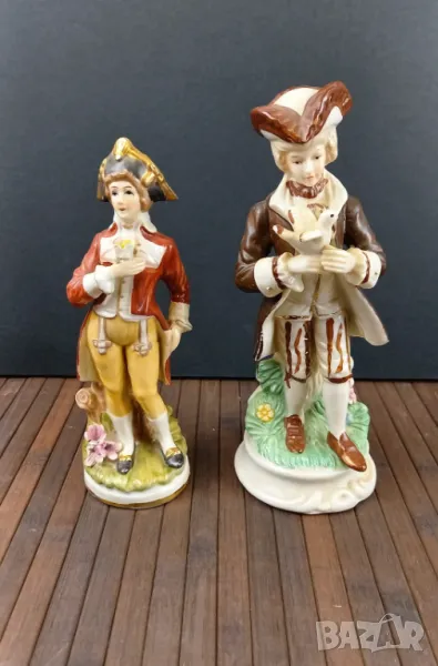 Две порцеланови фигурки, снимка 1