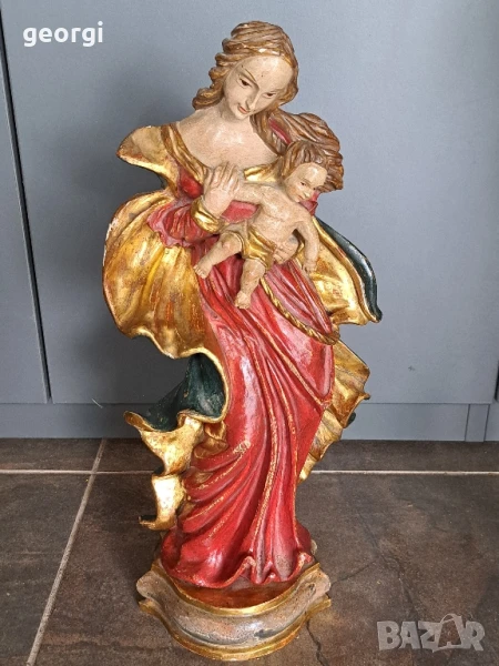 Стара статуя дърворезба Мадоната с Младенеца , снимка 1